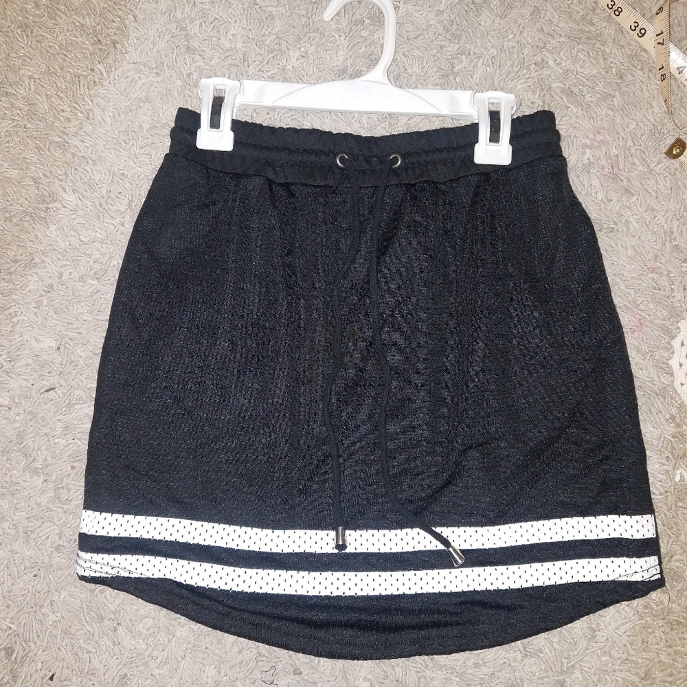 Atmosphere skirt with 24" waist